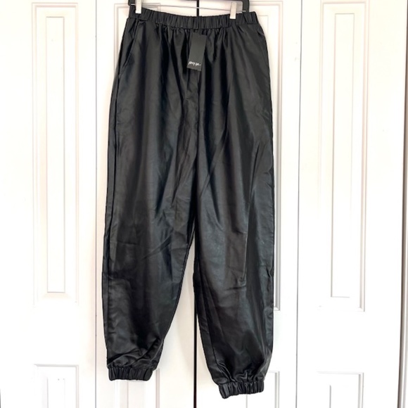 Nasty Gal Faux Leather Wanted Plus Jogger NWT - Picture 2 of 6